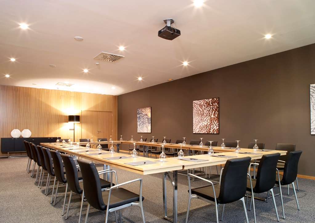 Exe Zizur Pamplona Hotel Zizur Mayor Perniagaan gambar